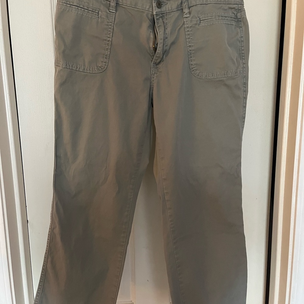The Gap army green cropped pants. Size 10.